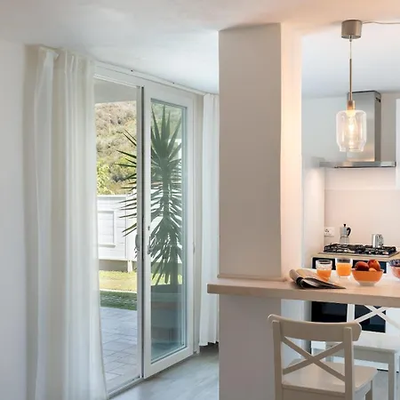 Pietro 10, Emma Villa