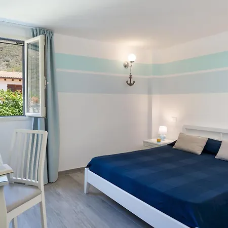 Pietro 10, Emma Villa