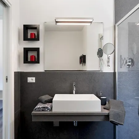 Pietro 10, Emma Villa *